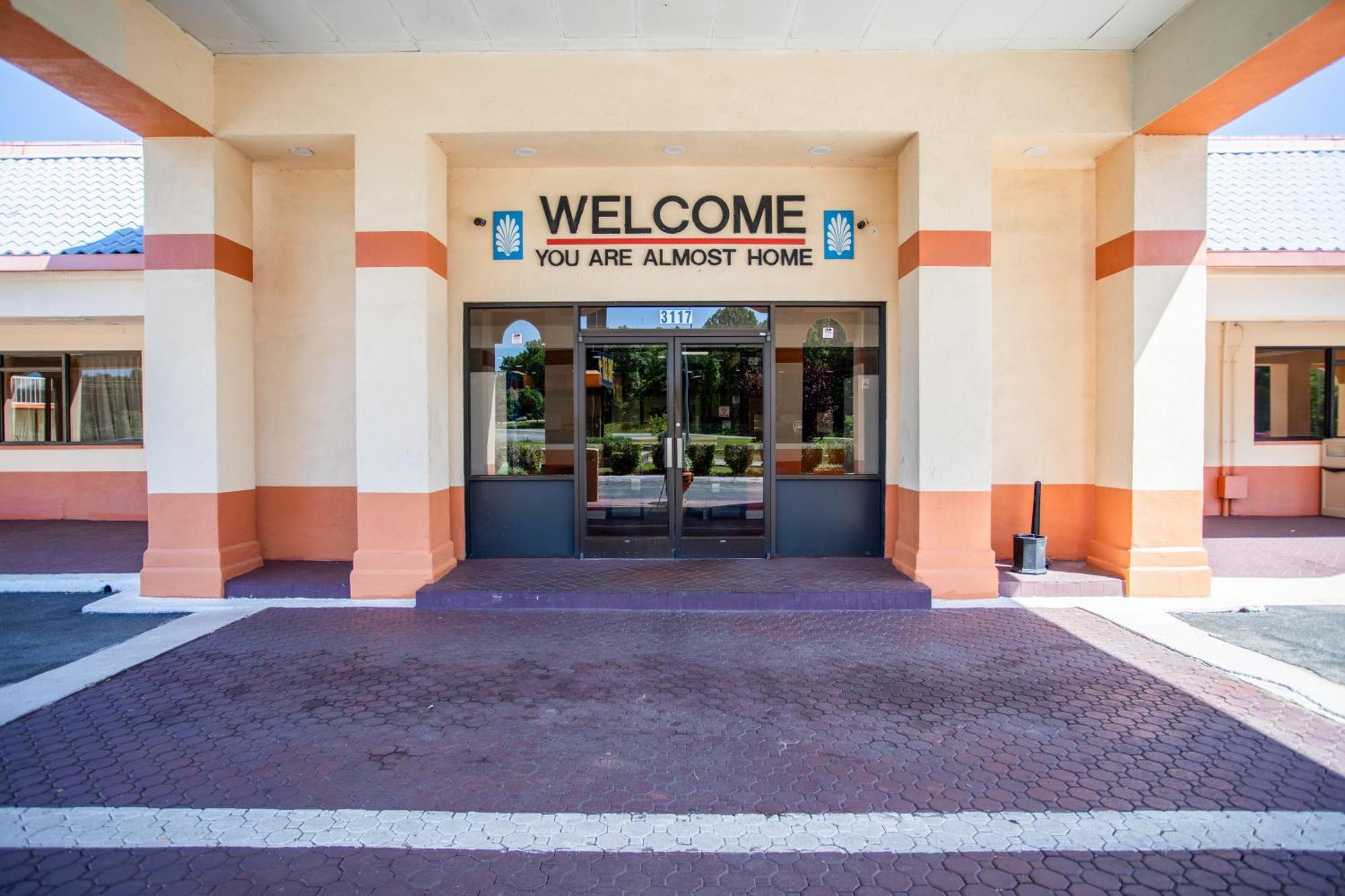 Oyo Hotel Greensboro East I 40 Εξωτερικό φωτογραφία