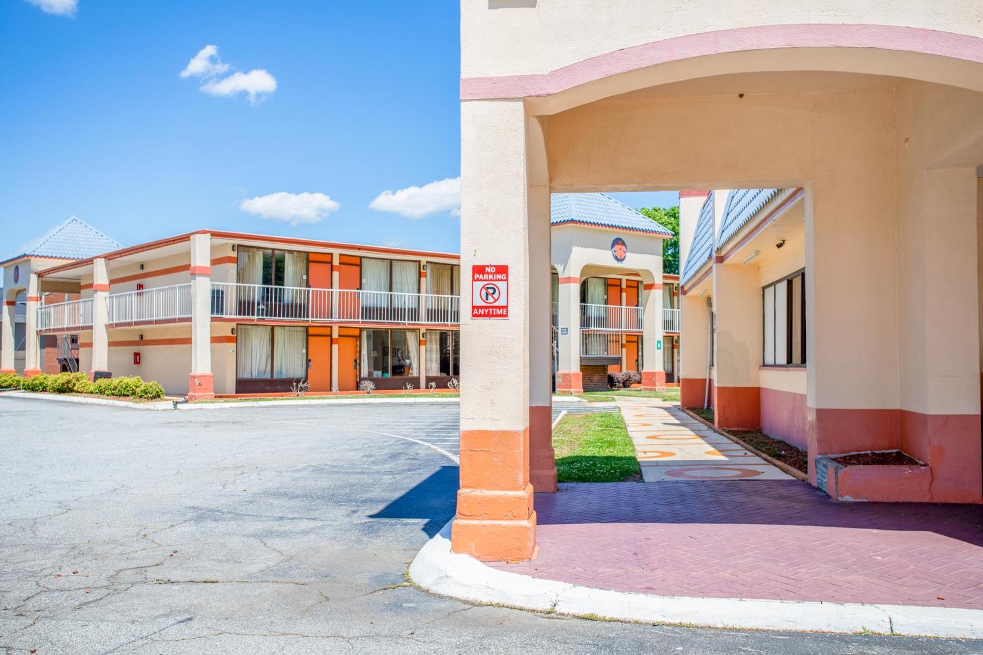 Oyo Hotel Greensboro East I 40 Εξωτερικό φωτογραφία